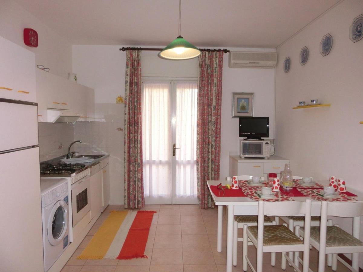 Nice Two-Bedroom Apartment 150M From The Beach Bibione Eksteriør bilde